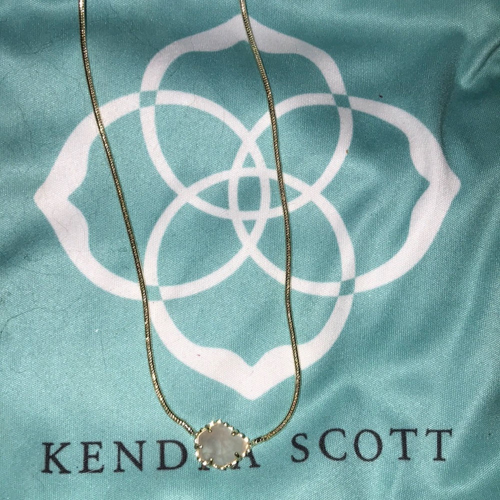Kendra Scott Mara Rose Quartz Necklace